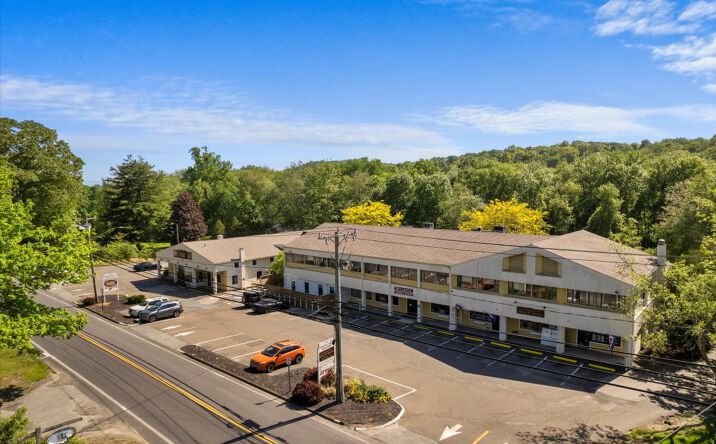 Pictures of Mixed Use, Office, Retail property located at 189 Middlesex Avenue, Chester, CT 06412 for sales - image #1