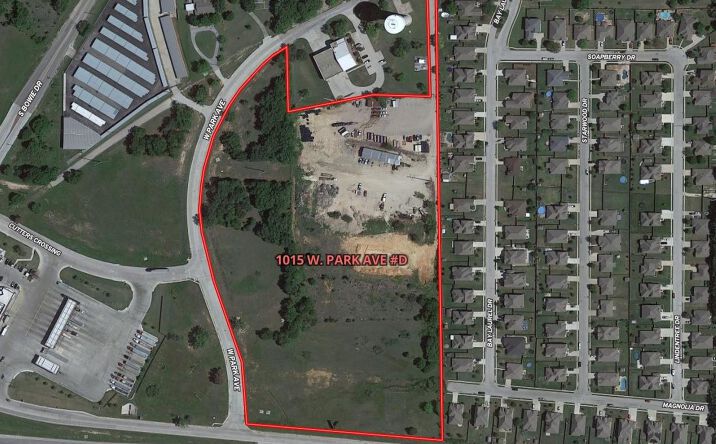 Pictures of Land property located at 1015 W Park Avenue Block D, Weatherford, TX 76086 for sales - image #1
