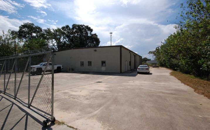 Pictures of Industrial property located at 7211 Spindle Dr, Houston, TX 77086 for sales - image #1