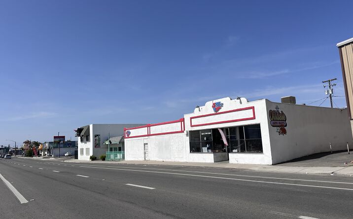 Pictures of Office, Retail property located at 409, 411, 413 N. Chester, Bakersfield, CA 93308 for sales - image #1