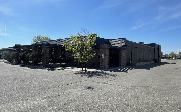 Pictures of Retail property located at 1001 30th Ave S, Moorhead, MN 56560 for sales - image #1