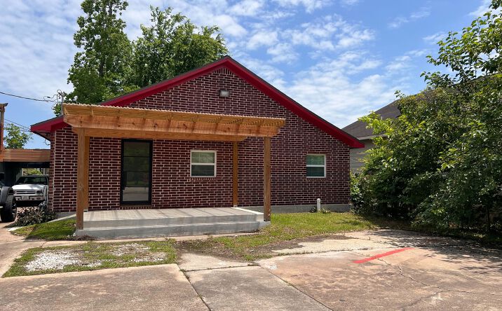 Pictures of Office, Retail property located at 2209 State Hwy 3, Dickinson, TX 77539 for sales - image #1