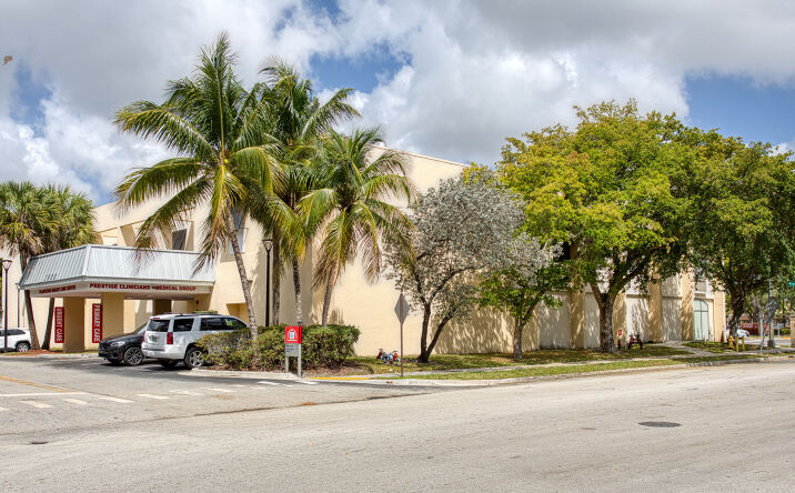 Pictures of Office, Retail property located at W Broward Blvd, Plantation, FL 33324 for sales - image #1