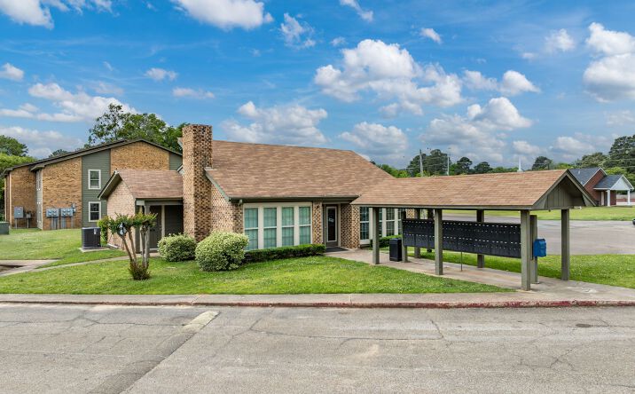 Pictures of Multifamily property located at 1310 E 35th St, Texarkana, AR 71854 for sales - image #1