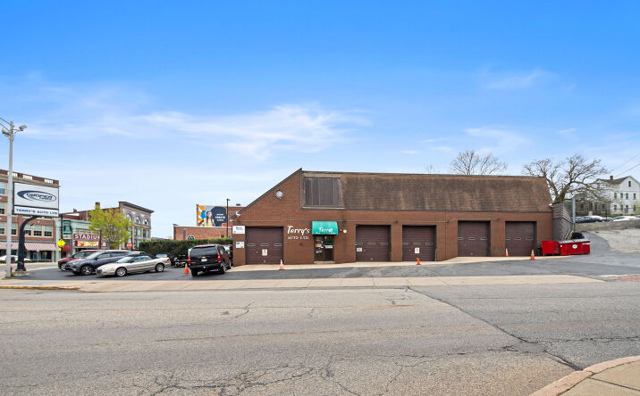 Pictures of Retail property located at 18 Blackstone Street, Woonsocket, RI 02895 for sales - image #1