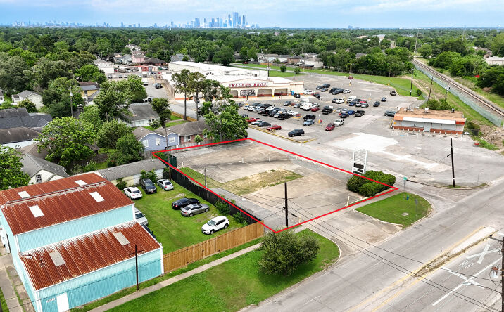 Pictures of Land property located at 2002 Broadway Street, Houston, TX 77012 for sales - image #1