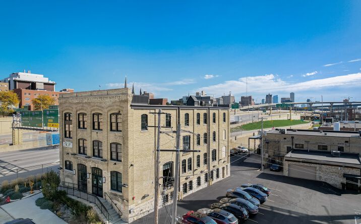 Pictures of Mixed Use, Office property located at 422 N 15th St, Milwaukee, WI 53233 for sales - image #1