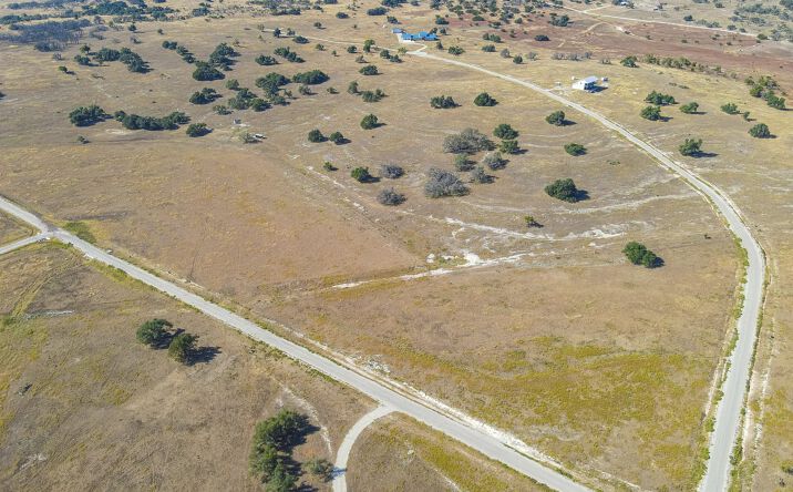 Pictures of Land property located at 0 Overhills Rd. LOT 18,, Fredericksburg, TX 78264 for sales - image #1
