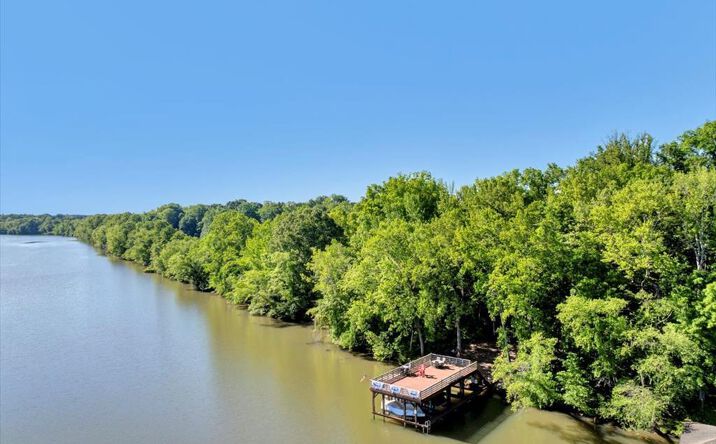 Pictures of Land property located at Lot 18 Boxwood Shores, Boydton, VA 23917 for sales - image #1