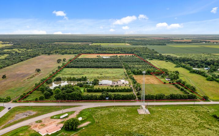 Pictures of Mixed Use property located at 23111 FM 1462, Damon, TX 77430 for sales - image #1