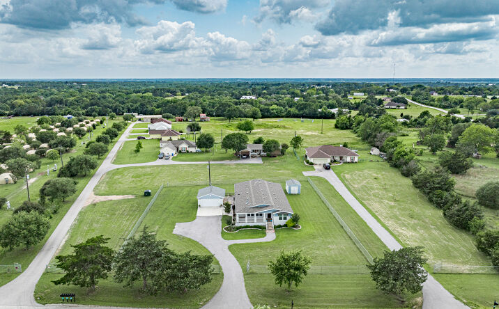Pictures of Business for Sale, Land, Mixed Use, Multifamily property located at 305 O'Malley Rd, Brenham, TX 77833 for sales - image #1