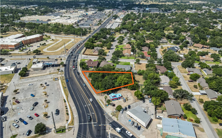 Pictures of Land property located at 1122 E Villa Maria Rd, Bryan, TX 77802 for sales - image #1