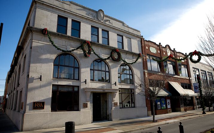 Pictures of Hospitality, Mixed Use, Multifamily, Retail property located at 255 Broad St, Kingsport, TN 37660 for sales - image #1