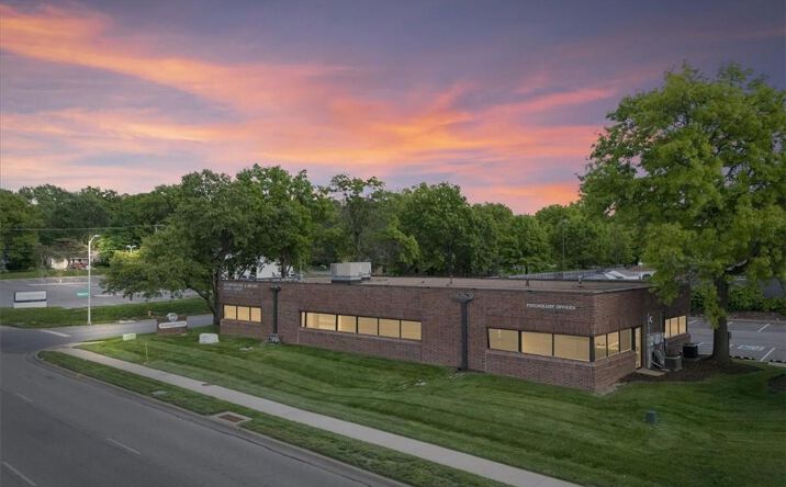 Pictures of Office property located at 10801 W 87th Street, Overland Park, KS 66214 for sales - image #1