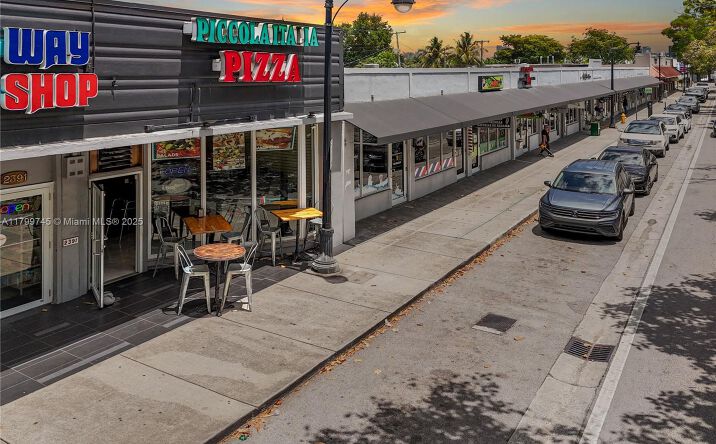 Pictures of Retail property located at 2389 SW 22nd St, Miami, FL 33145 for sales - image #1
