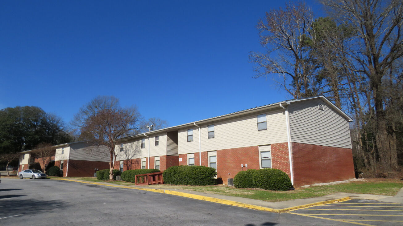 200 Holman St, Greenwood, SC 29649