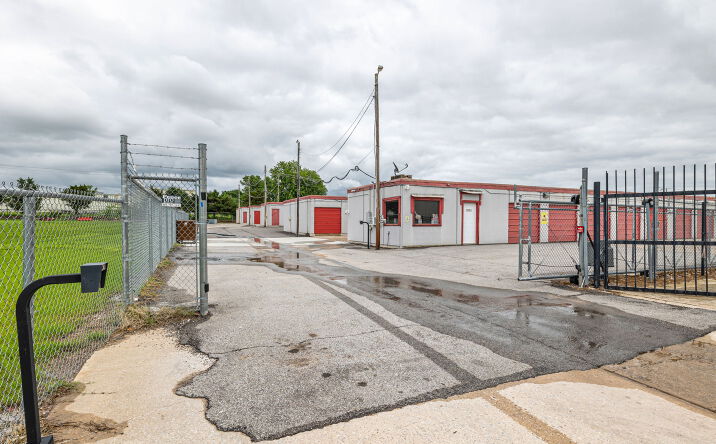 Pictures of Self Storage, Business for Sale property located at 500 Maxi Dr, Yukon, OK 73099 for sales - image #1