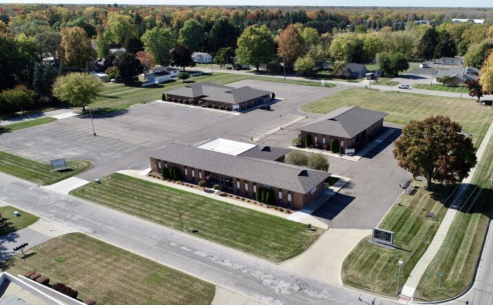 Pictures of Office property located at 100 Harrow Lane, Saginaw, MI 48638 for sales - image #1