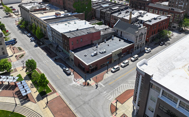 Pictures of Retail property located at 155 N Water St, Decatur, IL 62523 for sales - image #1