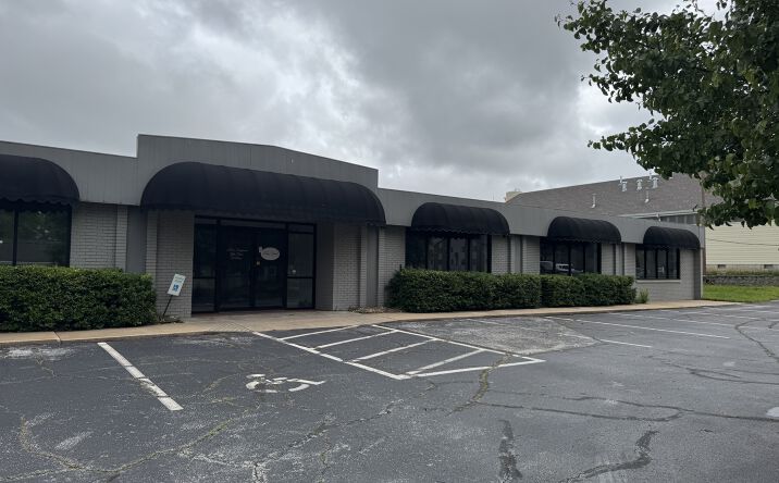 Pictures of Industrial, Mixed Use, Special Purpose property located at 1929 E Bennett, Springfield, MO 65804 for sales - image #1