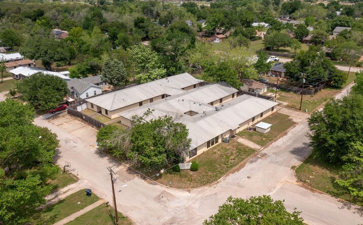 Pictures of Mixed Use, Office, Retail, Self Storage property located at 700 Dyer St, Rockdale, TX 76567 for sales - image #1