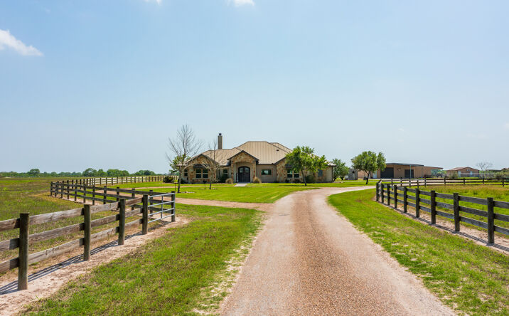 Pictures of Retail, Office property located at 14713 County Road 908, Sinton, TX 78387 for sales - image #1