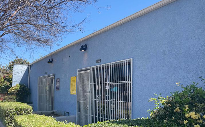 Pictures of Industrial property located at 923 N Logan St, Santa Ana, CA 92701 for sales - image #1