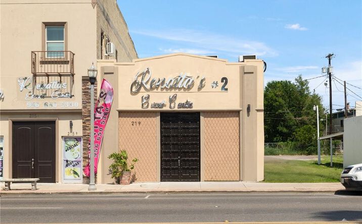 Pictures of Office property located at 219 S Texas Boulevard, Weslaco, TX 78596 for sales - image #1