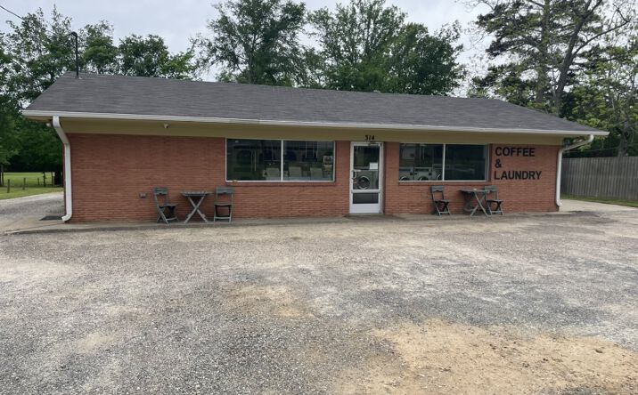 Pictures of Retail property located at 314 E Pennsylvania Ave, Van, TX 75790 for sales - image #1