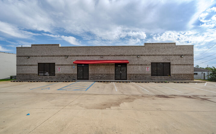 Pictures of Office, Retail property located at 3127 Martin Luther King Boulevard, tuscaloosa, AL 35401 for sales - image #1