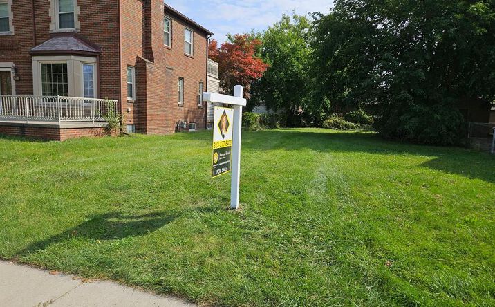 Pictures of Land property located at 7900 Middlepointe St, Dearborn, MI 48126 for sales - image #1
