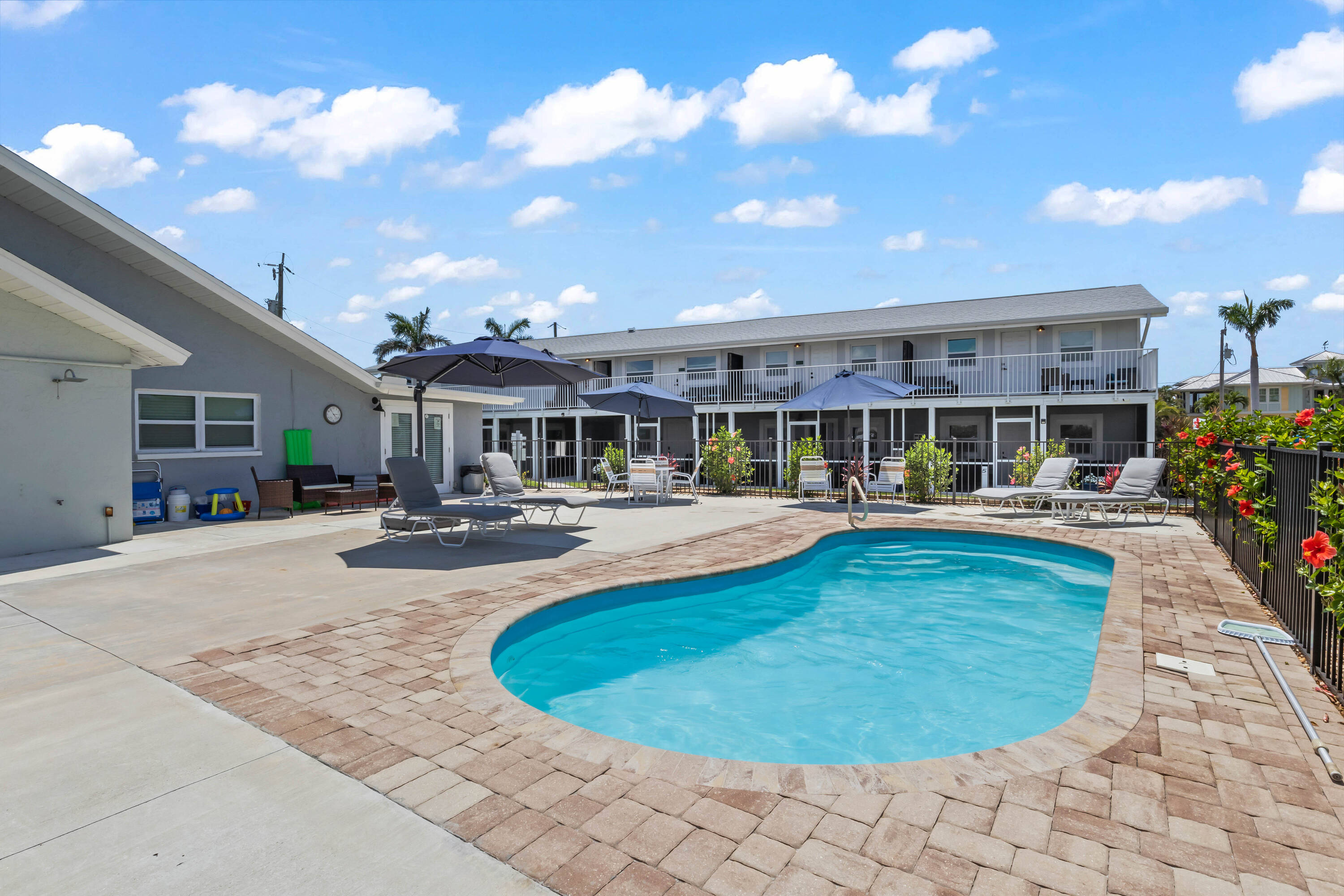12230 Shoreview Dr, Matlacha, FL 33993