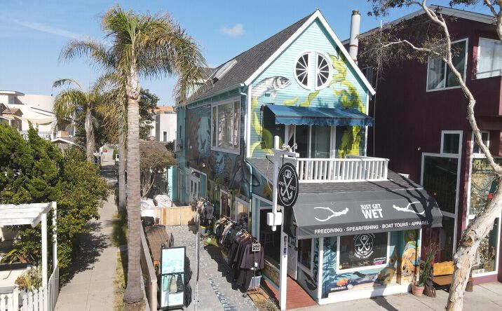 Pictures of Multifamily property located at 3719 Mission Boulevard, San Diego, CA 92109 for sales - image #1