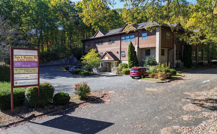 Pictures of Office property located at 687 Straits Turnpike, Middlebury, CT 06762 for sales - image #1