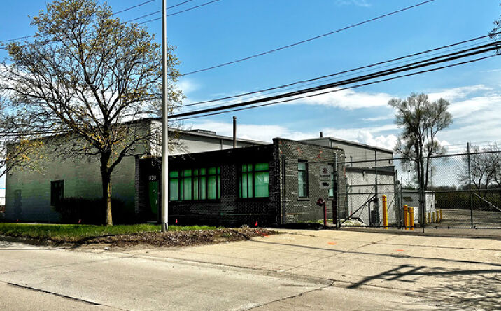 Pictures of Industrial property located at 938 Featherstone St, Pontiac, MI 48342 for sales - image #1