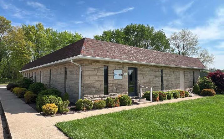 Pictures of Office property located at 1365 E Union Ave, Litchfield, IL 62056 for sales - image #1