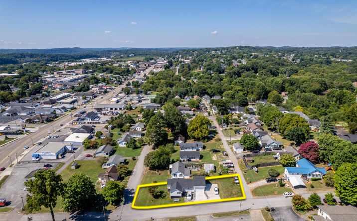 Pictures of Mixed Use, Office, Special Purpose property located at 1015 E 1st Ave, Lenoir City, TN 37771 for sales - image #1