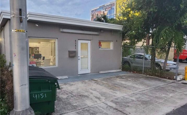 Pictures of Office property located at 4151 W Hallandale Beach Boulevard, Hollywood, FL 33023 for sales - image #1