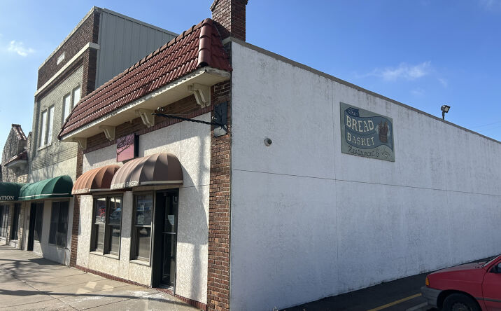 Pictures of Business for Sale, Retail property located at 219 N. Main St., Newton, KS 67114 for sales - image #1