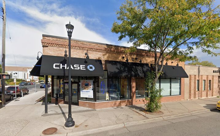 Pictures of Retail property located at 1100 E Franklin Ave, Minneapolis, MN 55404 for sales - image #1