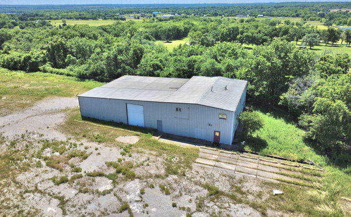 Pictures of Industrial property located at 16901 E Admiral Pl, Tulsa, OK 74116 for sales - image #1