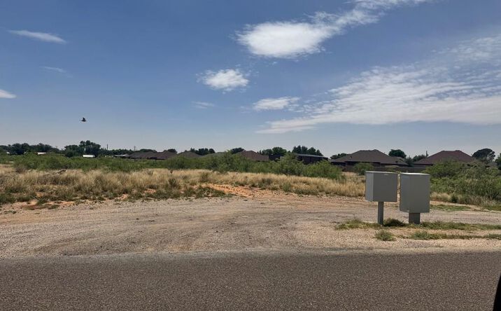 Pictures of Land property located at 0 Crescent Drive, Andrews, TX 79714 for sales - image #1
