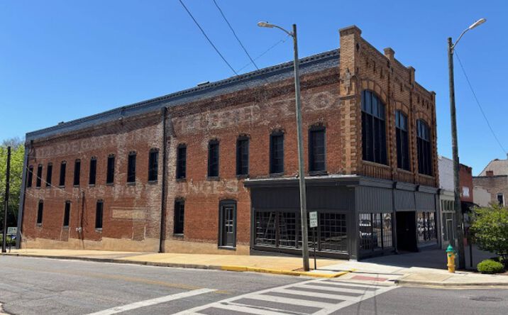 Pictures of Mixed Use, Office, Retail property located at 200 Battle St W, Talladega, AL 35160 for sales - image #1