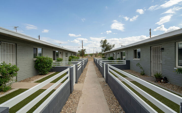 Pictures of Multifamily property located at 511 N 52nd St, Phoenix, AZ 85008 for sales - image #1