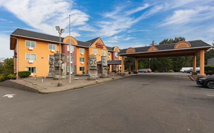 Pictures of Hospitality property located at 550 SE Hwy 101, Lincoln City, OR 97367 for sales - image #1
