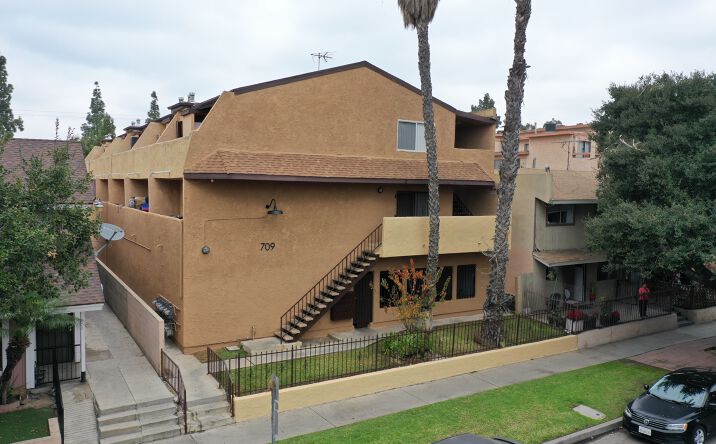 Pictures of Multifamily property located at 709 E Chestnut Avenue, Santa Ana, CA 92701 for sales - image #1