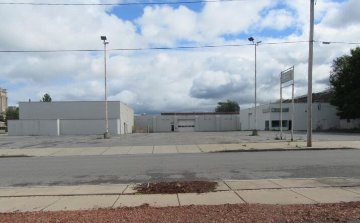 Pictures of Retail property located at 647 W Genesee St, Syracuse, NY 13204 for sales - image #1