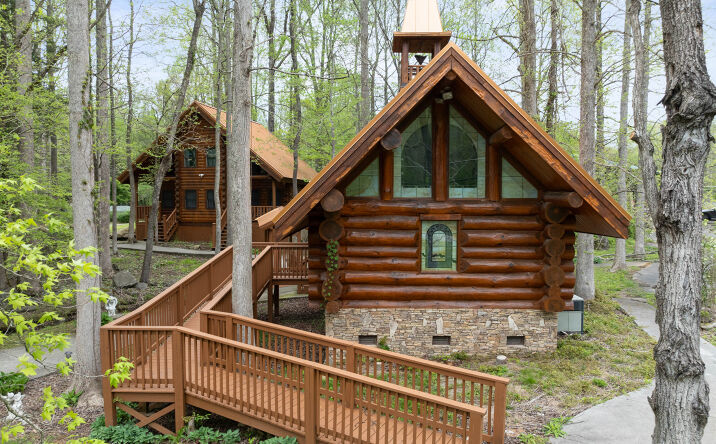 Pictures of Office property located at 4309 E Parkway, Gatlinburg, TN 37738 for sales - image #1