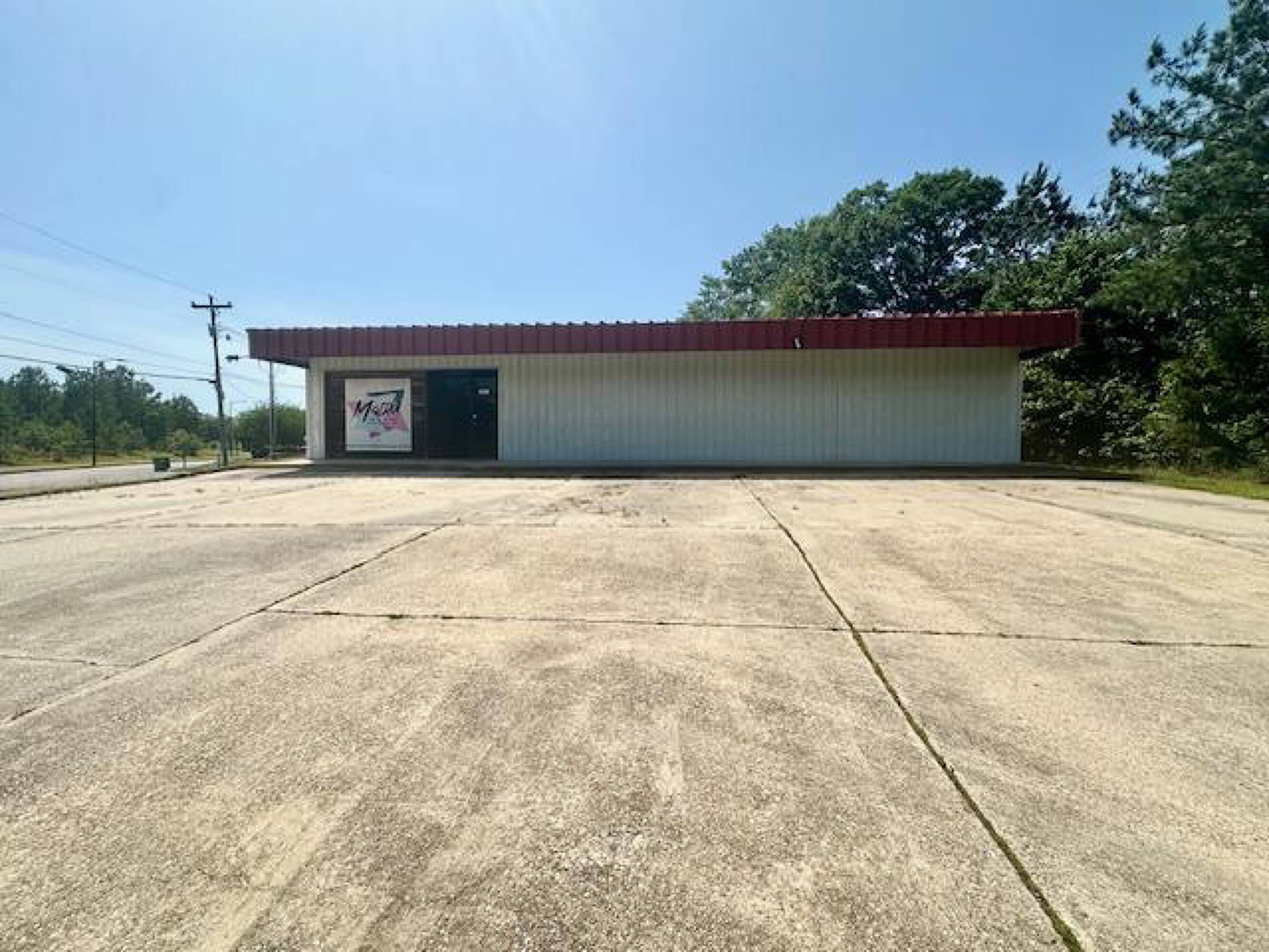 2001 Cooper Rd, Picayune, MS 39466