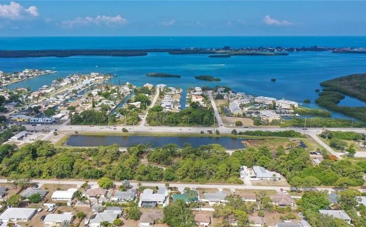 Pictures of Land property located at 2500 Sandy Ln, Englewood, FL 34224 for sales - image #1